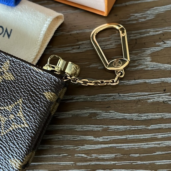 Louis Vuitton Monogram Coin Pouch - Picture 4 of 5